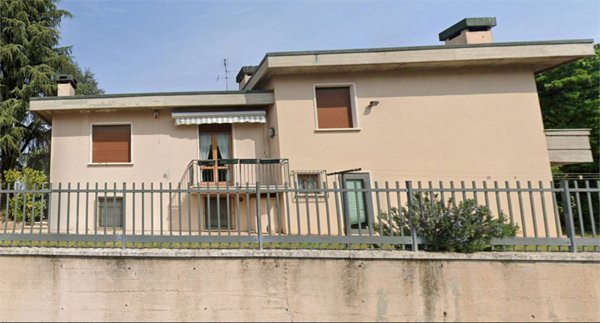 casa indipendente in vendita ad Oppeano in zona Villa Fontana