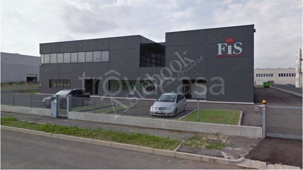 locale commerciale in vendita ad Oppeano