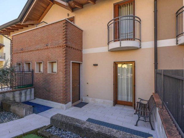 casa indipendente in vendita ad Oppeano in zona Vallese
