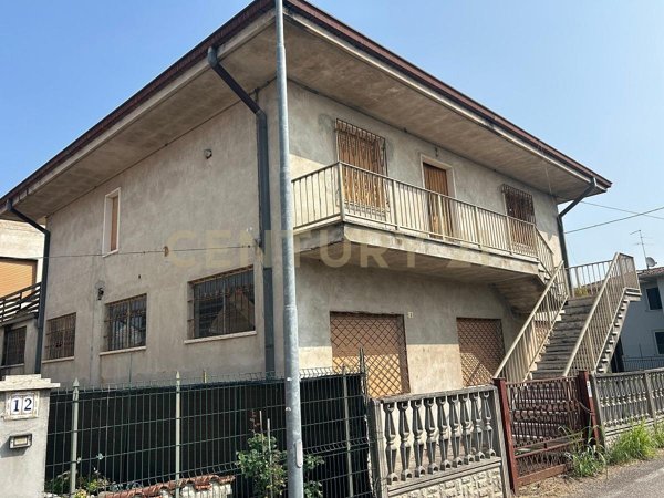casa indipendente in vendita ad Oppeano in zona Vallese