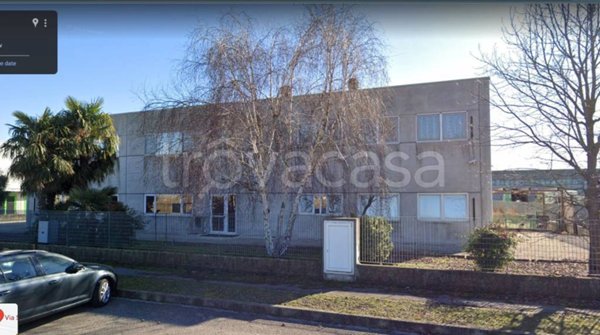locale commerciale in vendita ad Oppeano