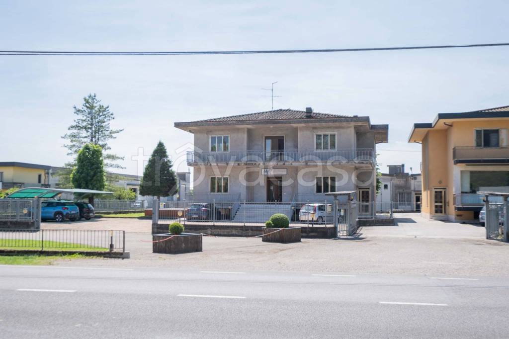 casa indipendente in vendita ad Oppeano in zona Villa Fontana