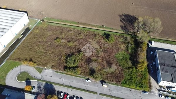 terreno edificabile in vendita ad Oppeano