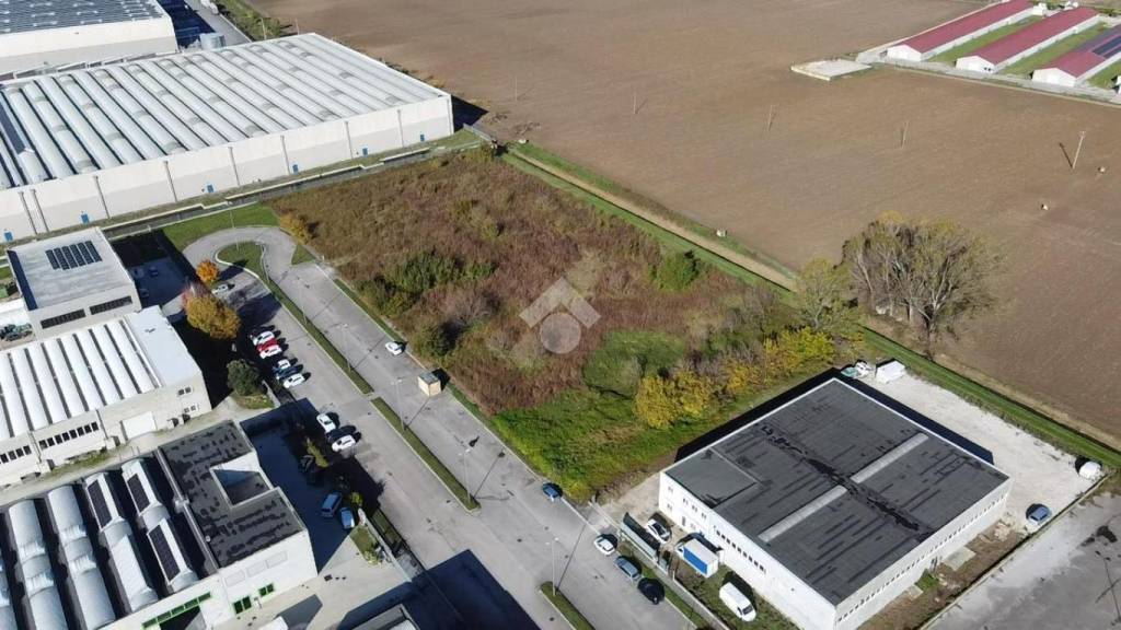 terreno edificabile in vendita ad Oppeano