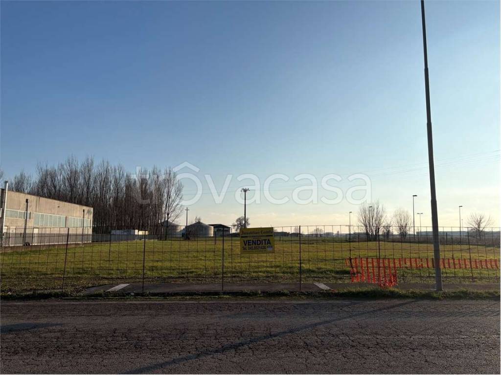 terreno edificabile in vendita ad Oppeano