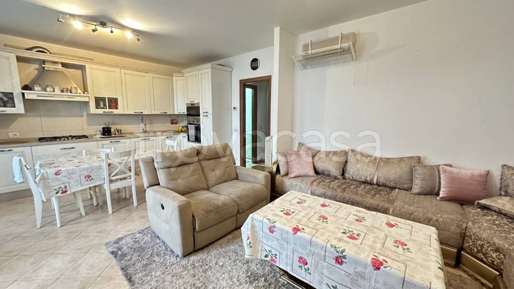 appartamento in vendita ad Oppeano in zona Vallese