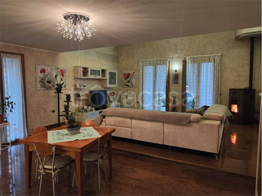 casa indipendente in vendita ad Oppeano