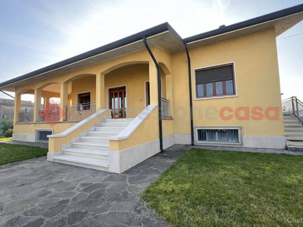 casa indipendente in vendita ad Oppeano in zona Villa Fontana