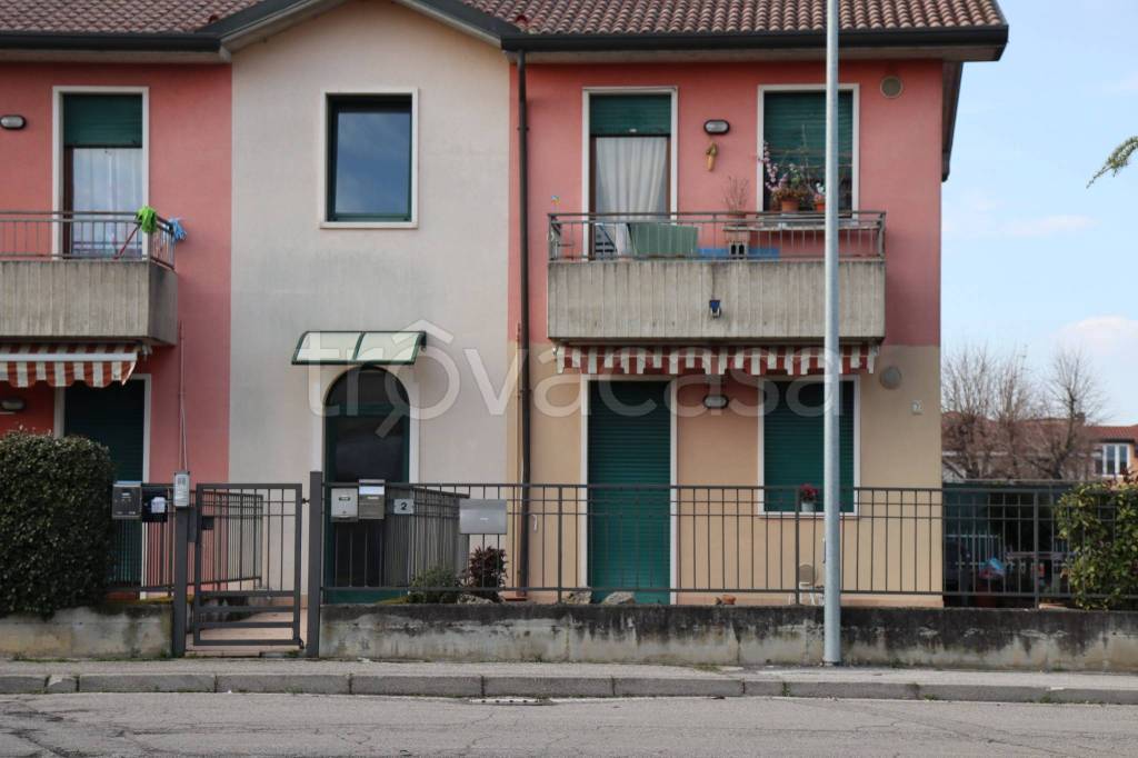 appartamento in vendita ad Oppeano in zona Vallese