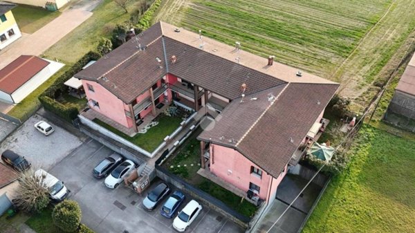 appartamento in vendita ad Oppeano in zona Ca' degli Oppi