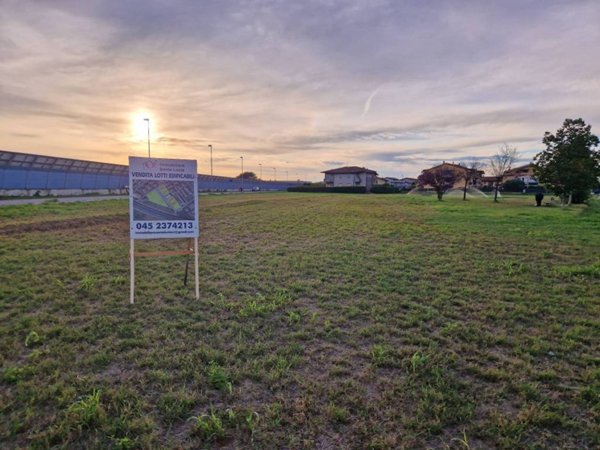 casa indipendente in vendita ad Oppeano in zona Vallese