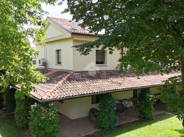 casa indipendente in vendita ad Oppeano