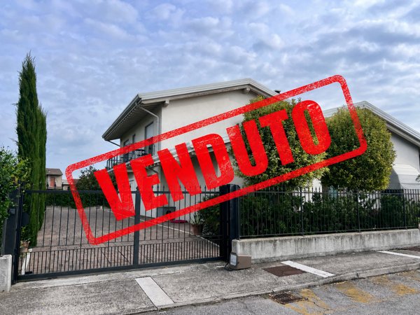 casa indipendente in vendita ad Oppeano