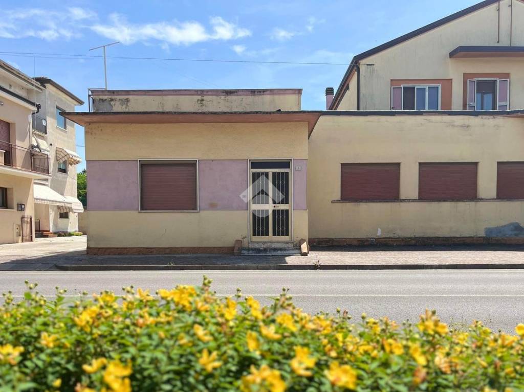 casa indipendente in vendita a Palù