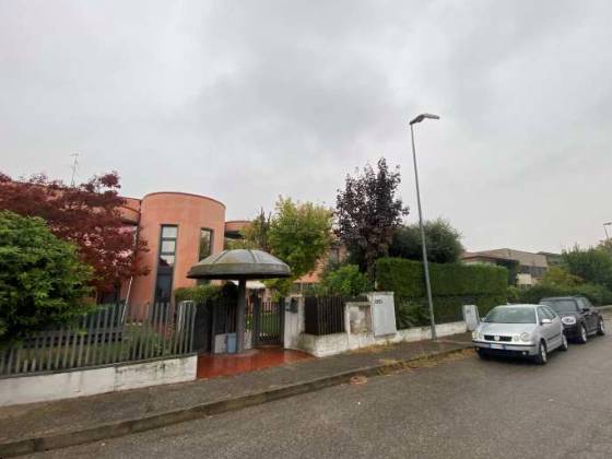 capannone in vendita a Pastrengo