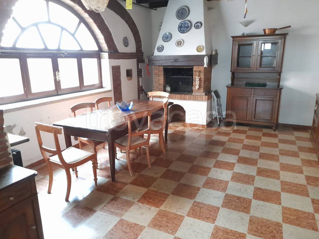 casa indipendente in vendita a Pastrengo