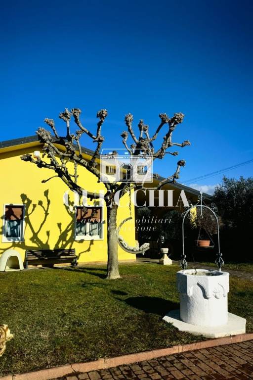 casa indipendente in vendita a Pastrengo