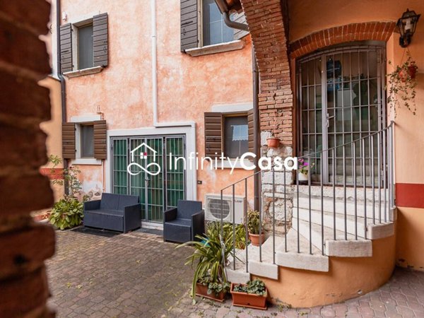 appartamento in vendita a Pastrengo in zona Piovezzano