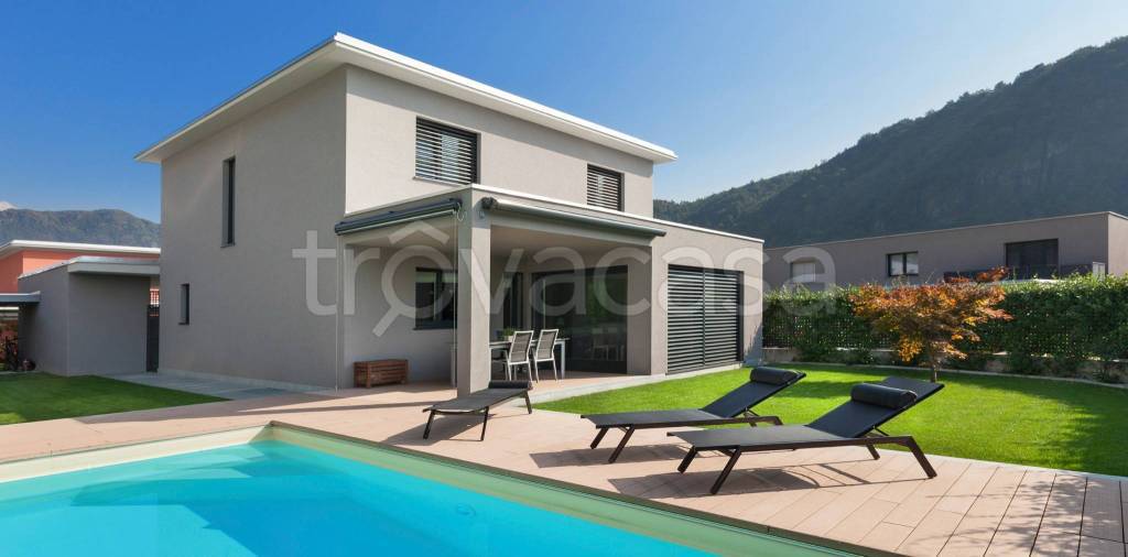 casa indipendente in vendita a Pastrengo