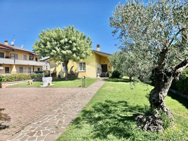 casa indipendente in vendita a Pastrengo