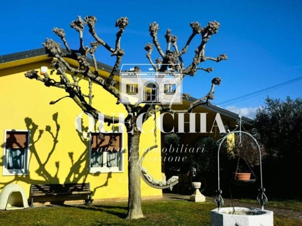 casa indipendente in vendita a Pastrengo