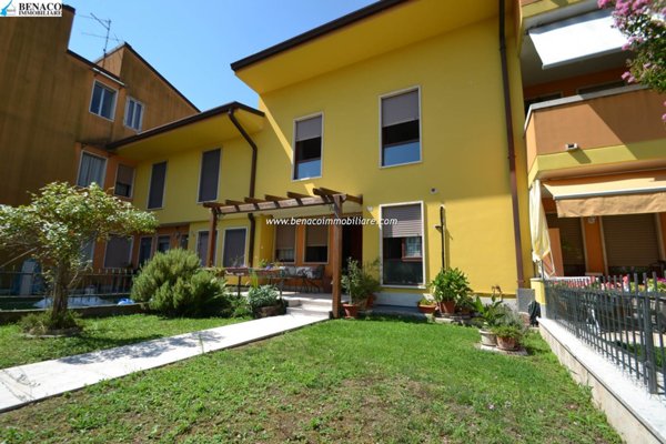 casa indipendente in vendita a Pastrengo