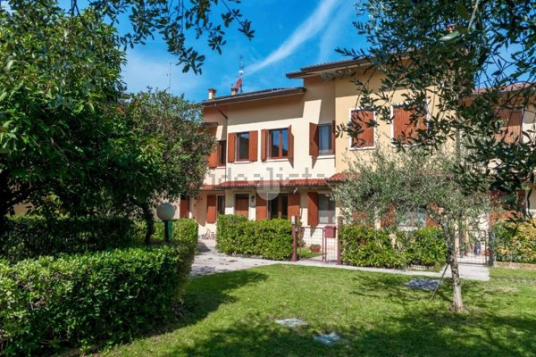 casa indipendente in vendita a Pastrengo