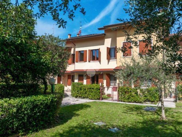 casa indipendente in vendita a Pastrengo