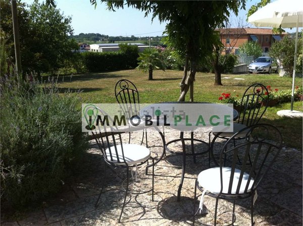 casa indipendente in vendita a Pastrengo