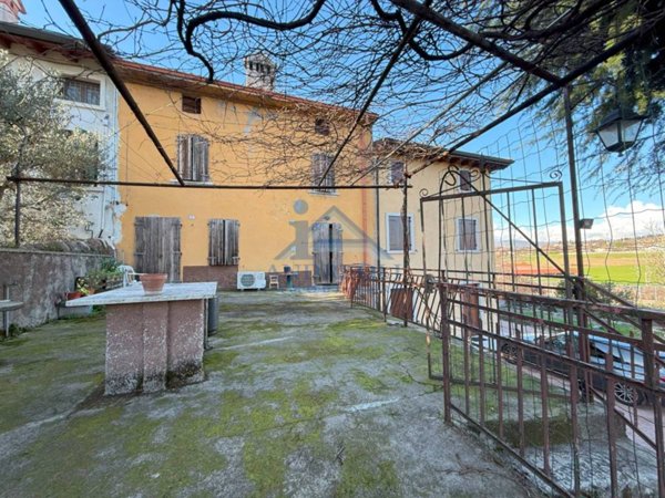 casa indipendente in vendita a Pastrengo