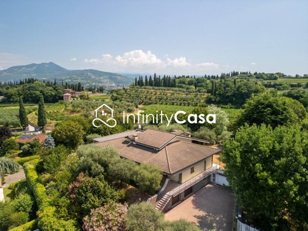 casa indipendente in vendita a Pastrengo