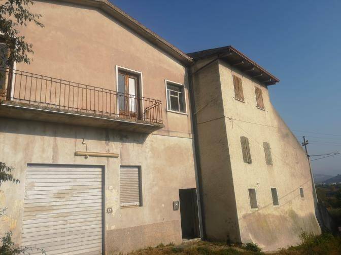 casa indipendente in vendita a Pastrengo