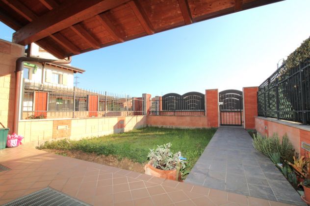 casa indipendente in vendita a Pastrengo in zona Piovezzano