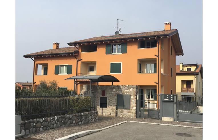 appartamento in vendita a Pastrengo in zona Piovezzano
