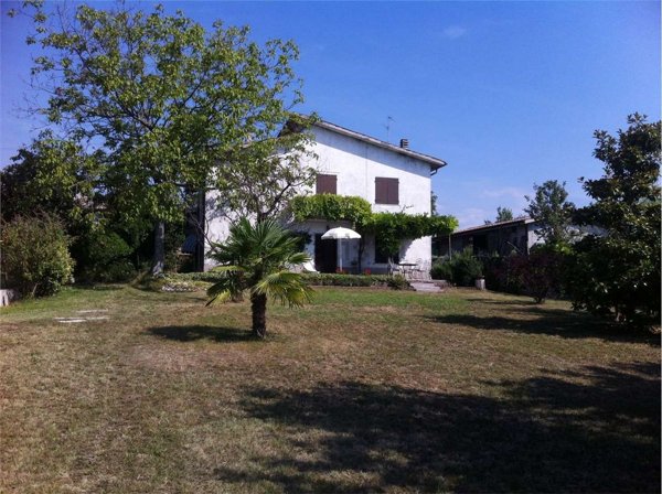 casa indipendente in vendita a Pastrengo