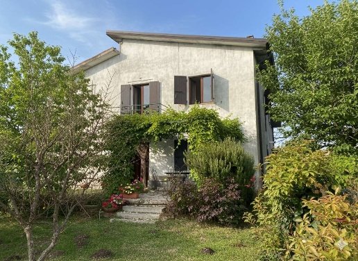 casa indipendente in vendita a Pastrengo
