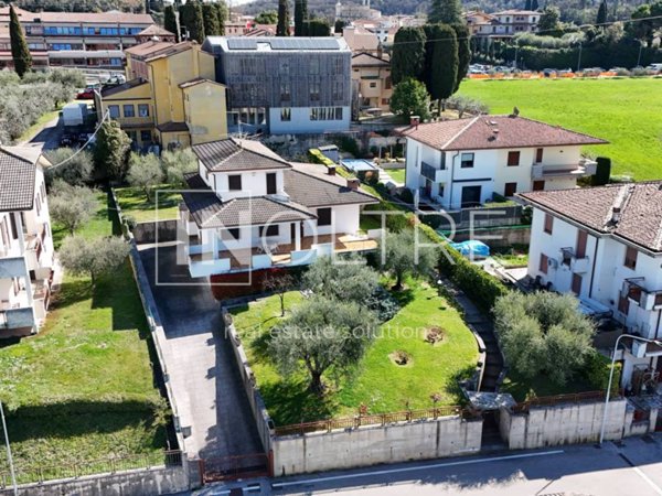 casa indipendente in vendita a Pastrengo