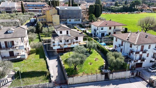 casa indipendente in vendita a Pastrengo