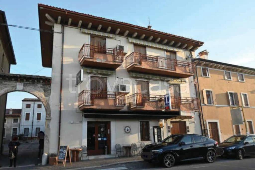 appartamento in vendita a Pastrengo in zona Piovezzano