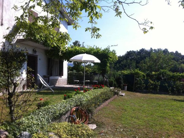 casa indipendente in vendita a Pastrengo