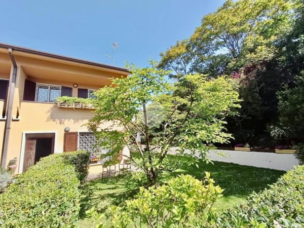 casa indipendente in vendita a Pastrengo