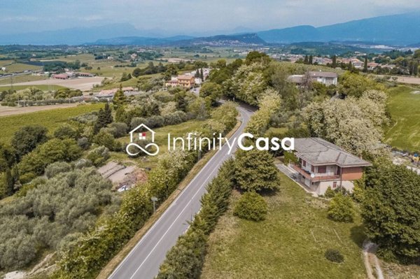 casa indipendente in vendita a Pastrengo