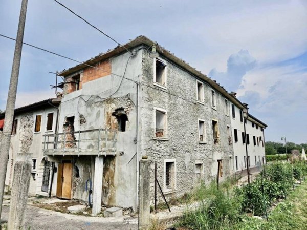 appartamento in vendita a Pastrengo in zona Piovezzano