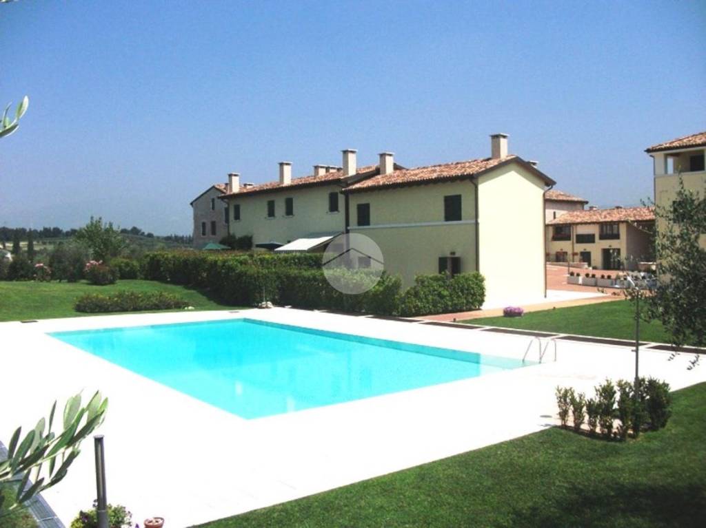 appartamento in vendita a Pastrengo in zona Piovezzano