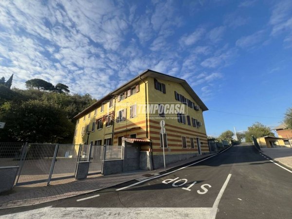 appartamento in vendita a Pastrengo in zona Piovezzano