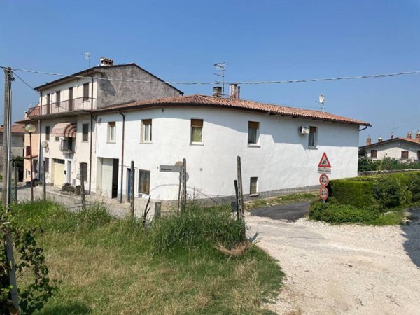 casa indipendente in vendita a Pescantina