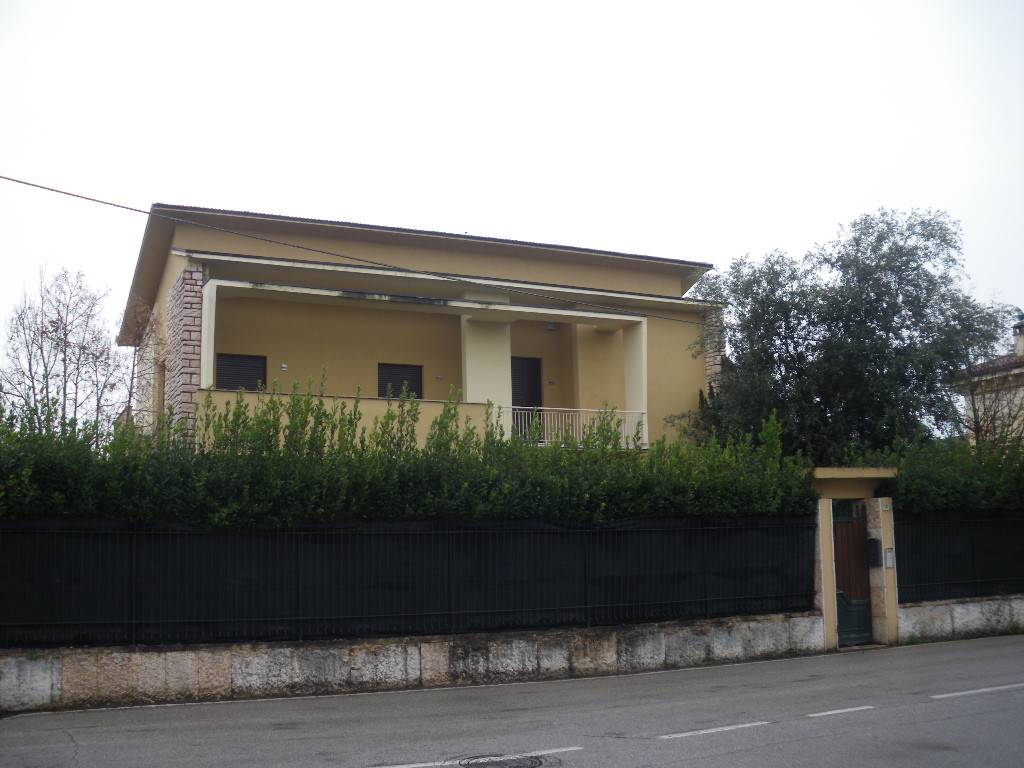 casa indipendente in vendita a Pescantina in zona Balconi