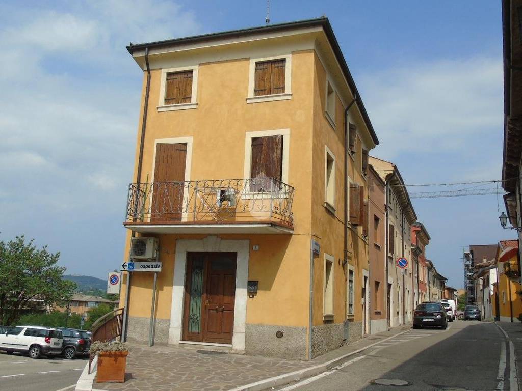 intera palazzina in vendita a Pescantina