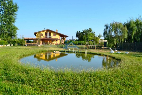 villa in vendita a Pescantina