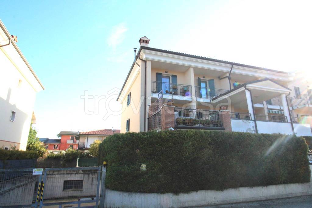 appartamento in vendita a Pescantina in zona Balconi